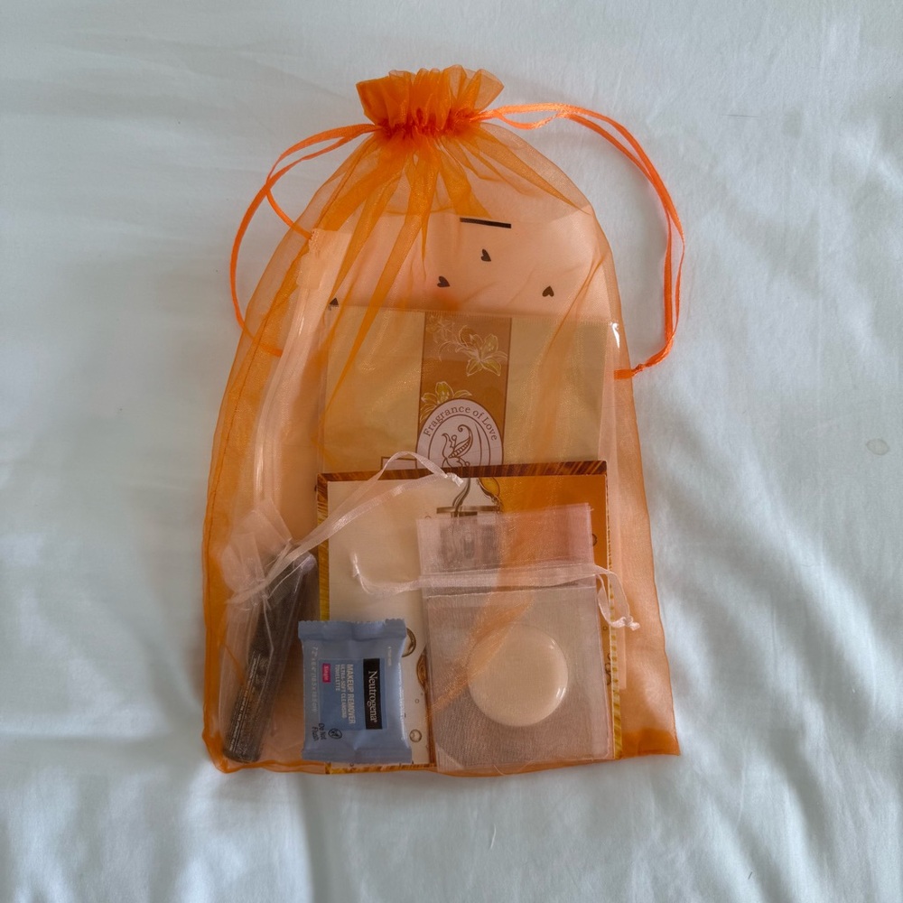 Skincare & Makeup Sample Set